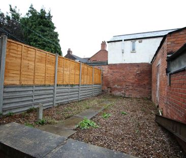 3 bedroom terraced house to rent - Photo 6