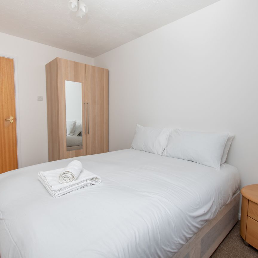 Maidenbower, Crawley, RH10 - Photo 1