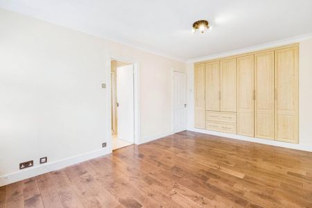 4 bedroom terraced house to rent - Photo 3