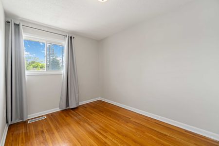 3Bed/1Bath Semi-Detached - Photo 2