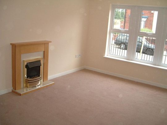 2 bedroom flat to rent - Photo 1