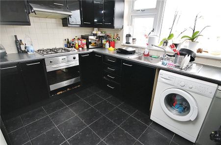 Peregrine Road, Sunbury-on-Thames, Surrey, TW16 6JH - Photo 3