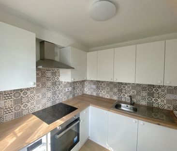 Conway Gardens, Grays - Photo 3