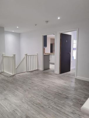 4 bedroom flat to rent - Photo 1