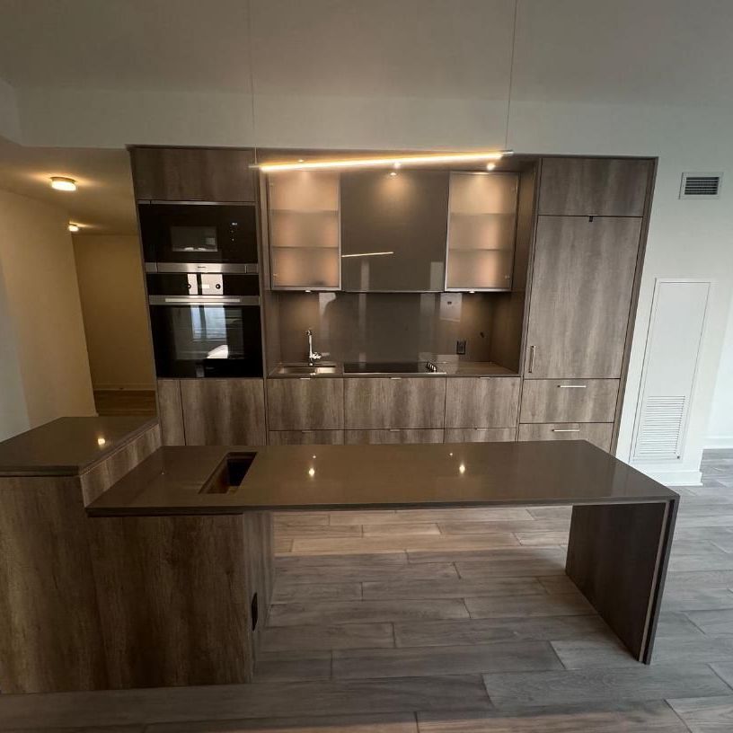 For Lease - 11 Yorkville Avenue Unit# 3409, Toronto, Ontario - Photo 1