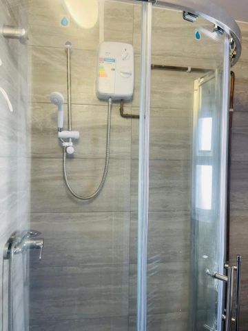 1 bedroom in a house share to rent - Photo 5