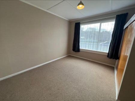Updated three-bedroom Aramoho home - Photo 3