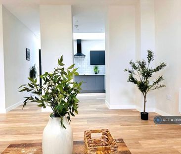 1 bedroom in a flat share to rent - Photo 6