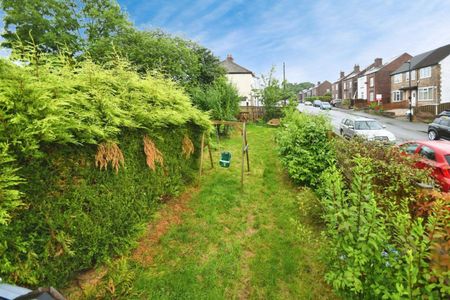 3 bedroom House To Let Total Size: 1034 SQ FT - Photo 3