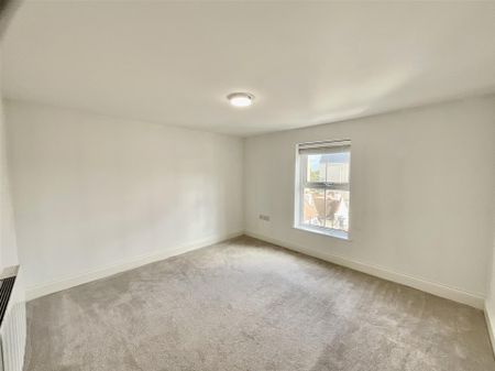 9 Esplanade Gardens, YO11 2AW, Scarborough - Photo 5