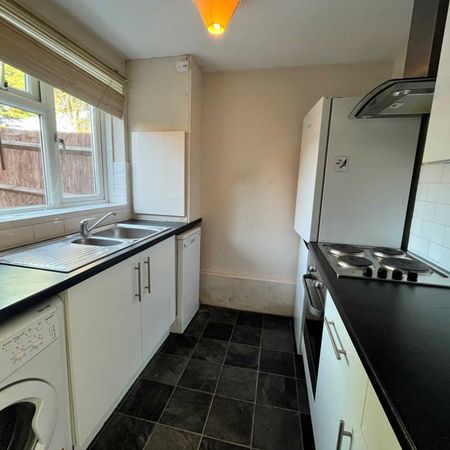 1 bed Flat for rent - Photo 4