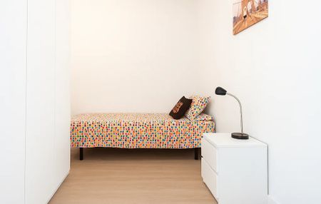 Calle de Santa Feliciana, Madrid, Community of Madrid 28010 - Photo 2