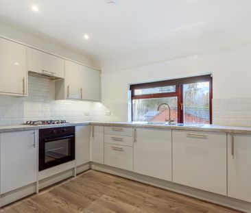 Thursley Road, Elstead, GU8 - Photo 5