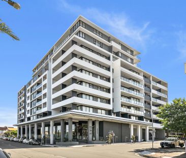 Exceptionally convenient urban living - Photo 3