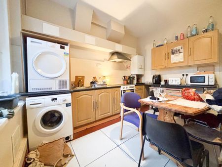 8 bedroom terraced house to rent - Photo 4