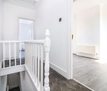 3 bedroom end of terrace house to rent - Photo 2