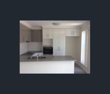 Come Home to this 2-Storey Beauty! - Photo 3