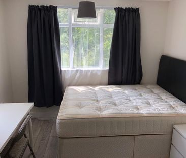 1 bedroom in a house share to rent - Photo 6