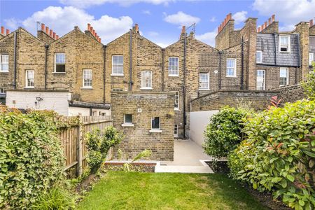 3 bedroom terraced house to rent - Photo 2