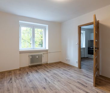 Pronájem bytu 1+1 • 29 m² bez realitkyVítězná, Kladno - Kladno, Stř... - Fotografie 1