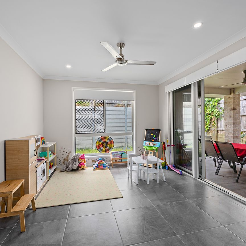 14 Bearsden Street, Spring Mountain QLD 4300 - House For Rent | Domain - Photo 1