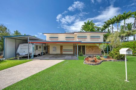 Family Home on Large Block - Photo 4
