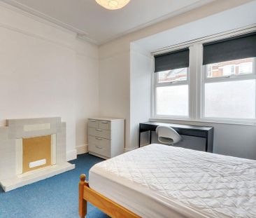 5 bedroom end of terrace house to rent - Photo 5