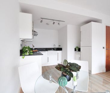 2 bedroom apartment to rent - Photo 2