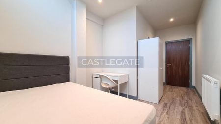 1 bedroom in a flat share to rent - Photo 4