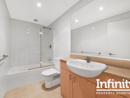 SPACIOUS ONE-BEDROOM APARTMENT IN CHATSWOOD - Photo 2