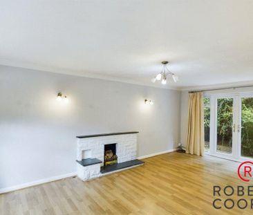 4 bedroom detached house to rent - Photo 3