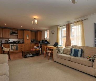 Newbury, Berkshire, RG14 - Photo 2