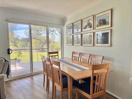 SPACIOUS BEACHSIDE APARTMENT - Photo 3