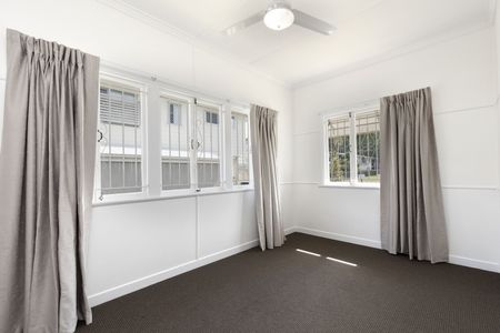 82 Cambridge Street, Carina QLD 4152 - House For Rent | Domain - Photo 3