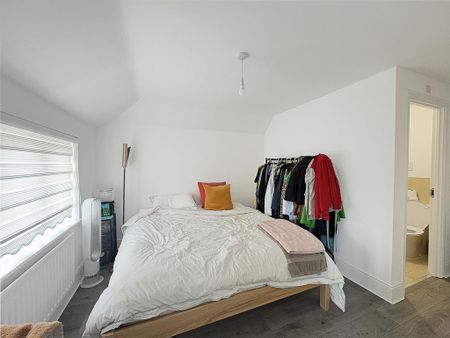 4 bedroom detached house to rent - Photo 4