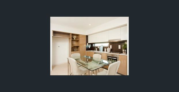 Beautiful 2-Bedroom Apartment with City Views - Photo 1