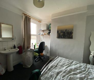 7 bedroom semi-detached house to rent - Photo 6