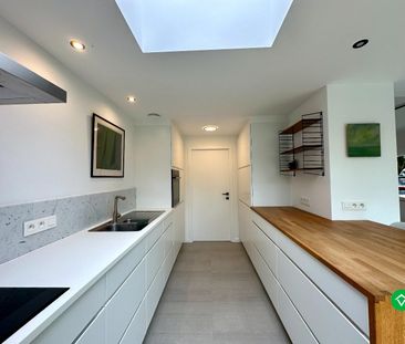 Instapklare gezinswoning met zonnige tuin, drie slaapkamers en gara... - Photo 1