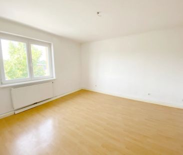 Großzügige 4-Zimmer-Wohnung mit Garten und Balkon - Foto 6