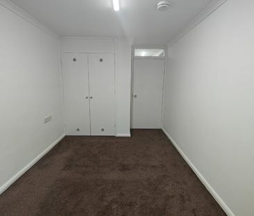 1 Bed Flat, Tyrell Court, SO18 - Photo 2