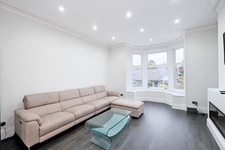 4 bedroom flat to rent - Photo 4