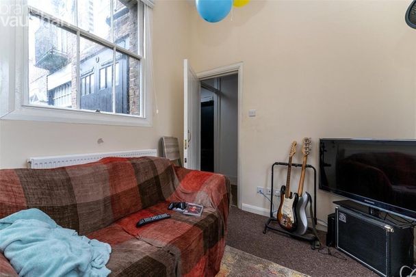 5 bedroom end of terrace house to rent - Photo 1