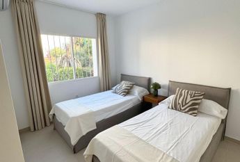 LARGE DETACHED VILLA WITH PRIVATE POOL AND GARDEN