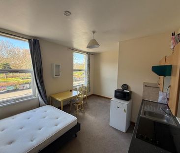 Studio to rent - Photo 2