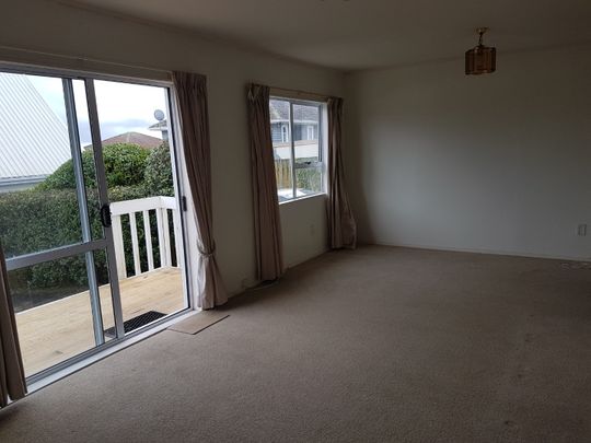 Comfortable home with nice outlook - Photo 1