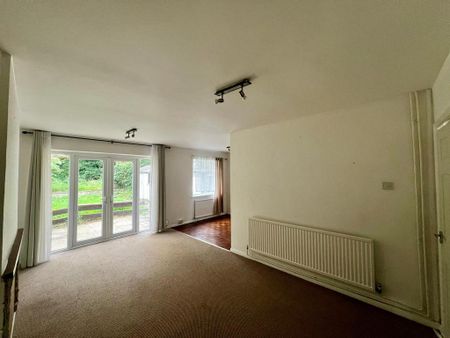 3 bedroom semi-detached house to rent - Photo 5