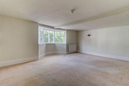 Market Hill, Southam - Photo 2