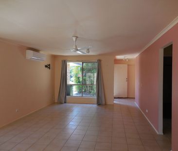 Don't Miss Out: Three Bedroom Family Friendly Home close to Robina ... - Photo 3
