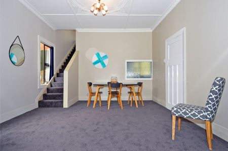 Beauty and the Bungalow - Photo 4