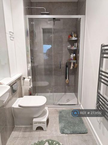 2 bedroom penthouse to rent - Photo 5